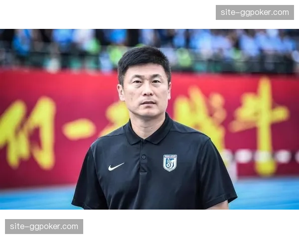 大连英博黄子豪镇守球门，李国旭门将轮换暂无调整迹象